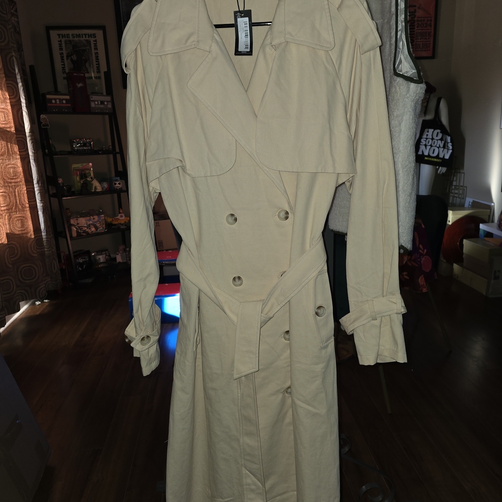 Classic Women's Trench Coat - Beige/Tan